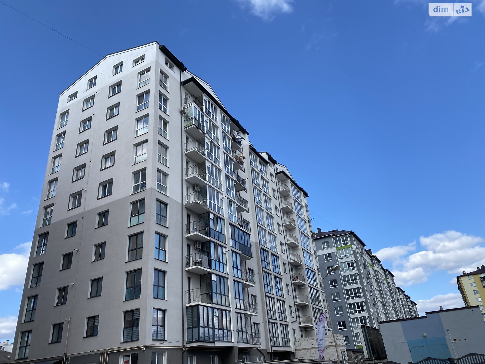 Продажа трехкомнатной квартиры в Ивано-Франковске, на ул. Виноградная 15, район Бам фото 1 Продажа трехкомнатной квартиры в Ивано-Франковске, на ул. Виноградная 15, район Бам фото 1