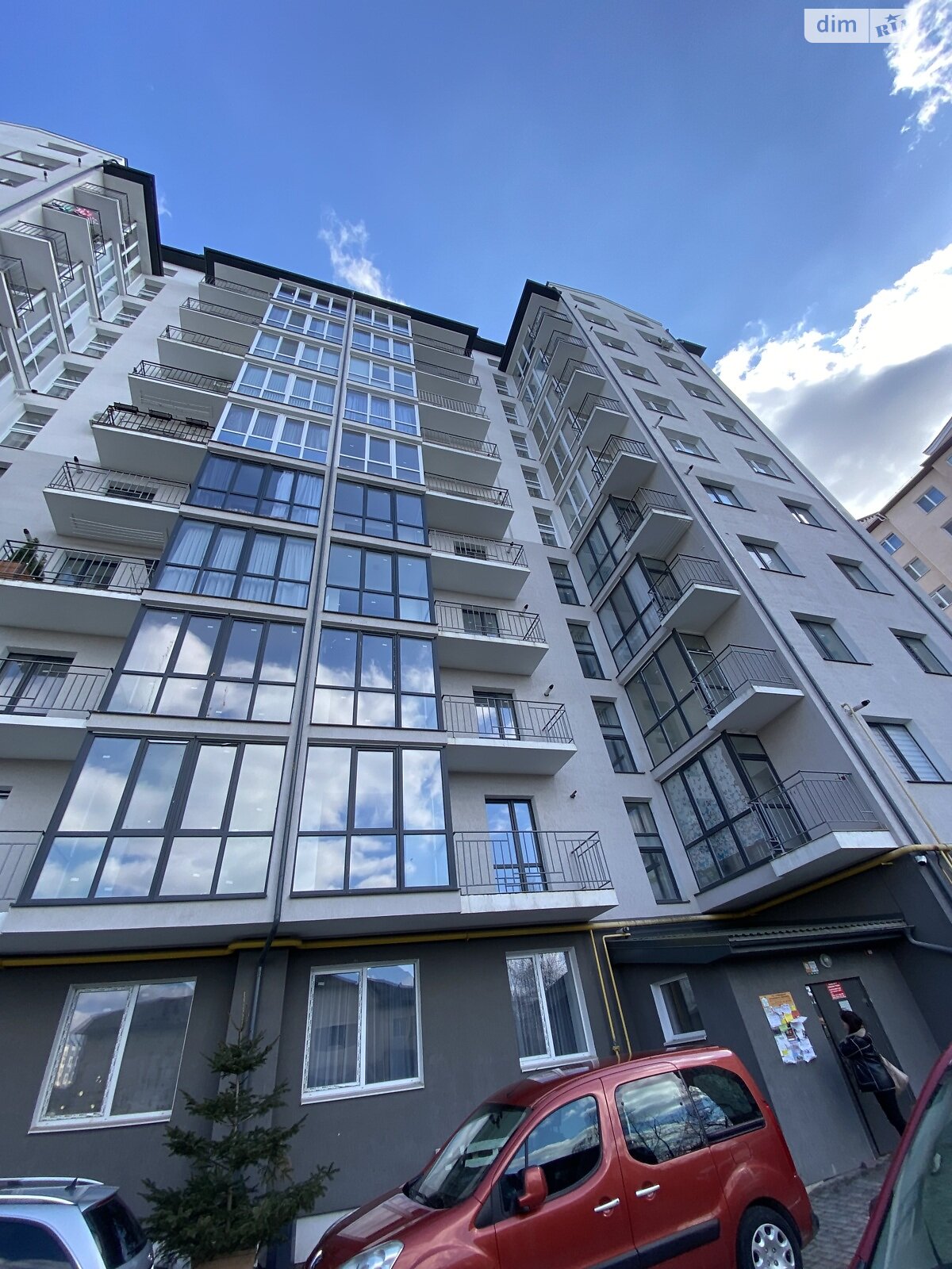 Продажа трехкомнатной квартиры в Ивано-Франковске, на ул. Виноградная 15, район Бам фото 1 Продажа трехкомнатной квартиры в Ивано-Франковске, на ул. Виноградная 15, район Бам фото 1