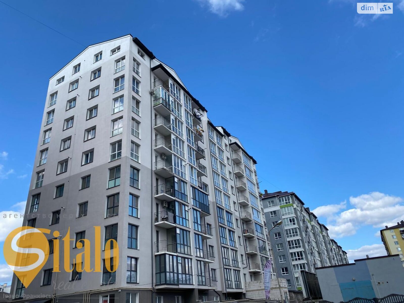 Продажа трехкомнатной квартиры в Ивано-Франковске, на ул. Виноградная 15, район Бам фото 1 Продажа трехкомнатной квартиры в Ивано-Франковске, на ул. Виноградная 15, район Бам фото 1