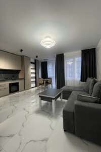 Продажа однокомнатной квартиры в Ивано-Франковске, на ул. Бандеры Степана, фото 2 Продажа однокомнатной квартиры в Ивано-Франковске, на ул. Бандеры Степана, фото 2