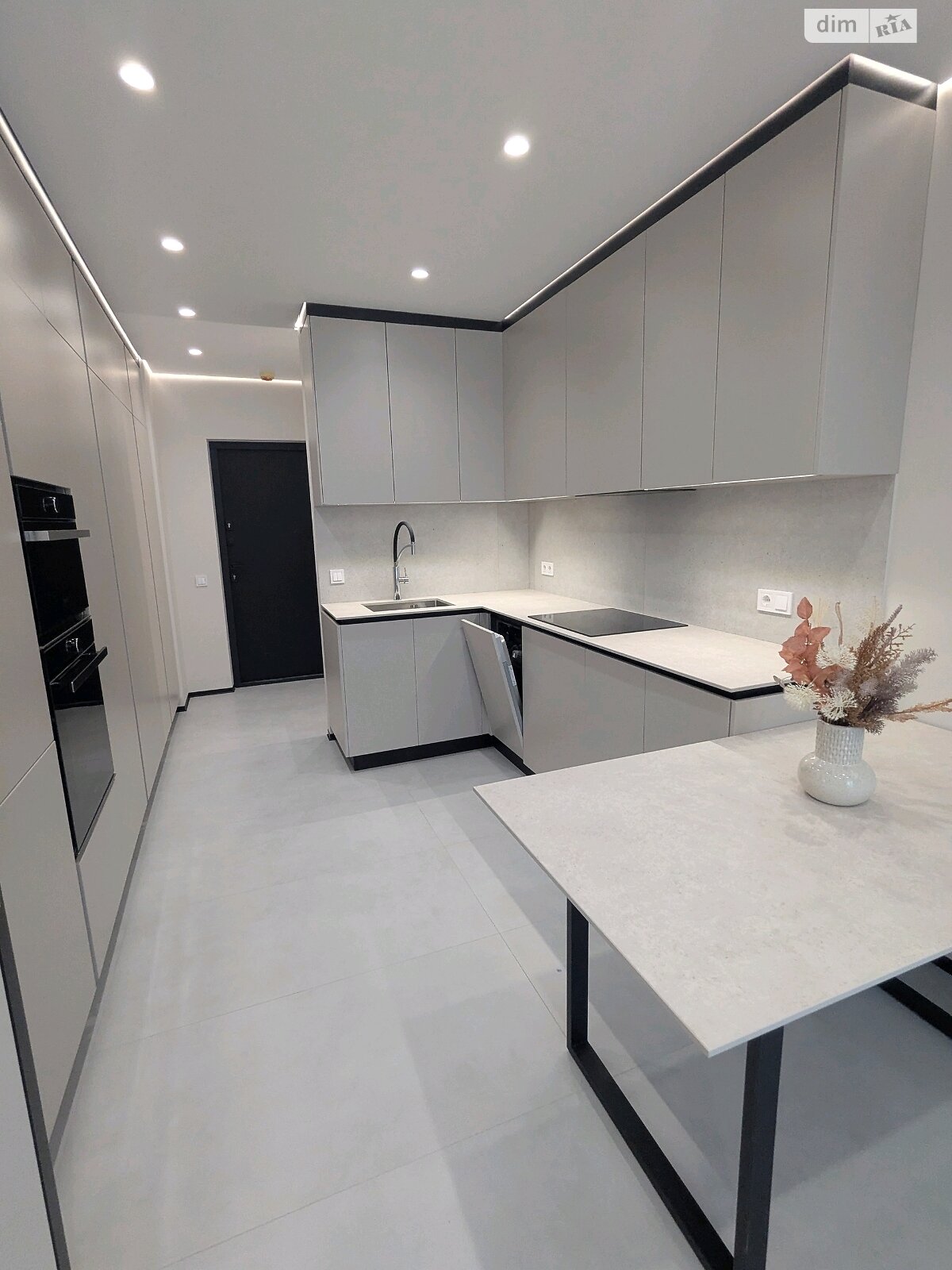 Продажа двухкомнатной квартиры в Ивано-Франковске, на ул. Бельведерська 32, фото 1 Продажа двухкомнатной квартиры в Ивано-Франковске, на ул. Бельведерська 32, фото 1