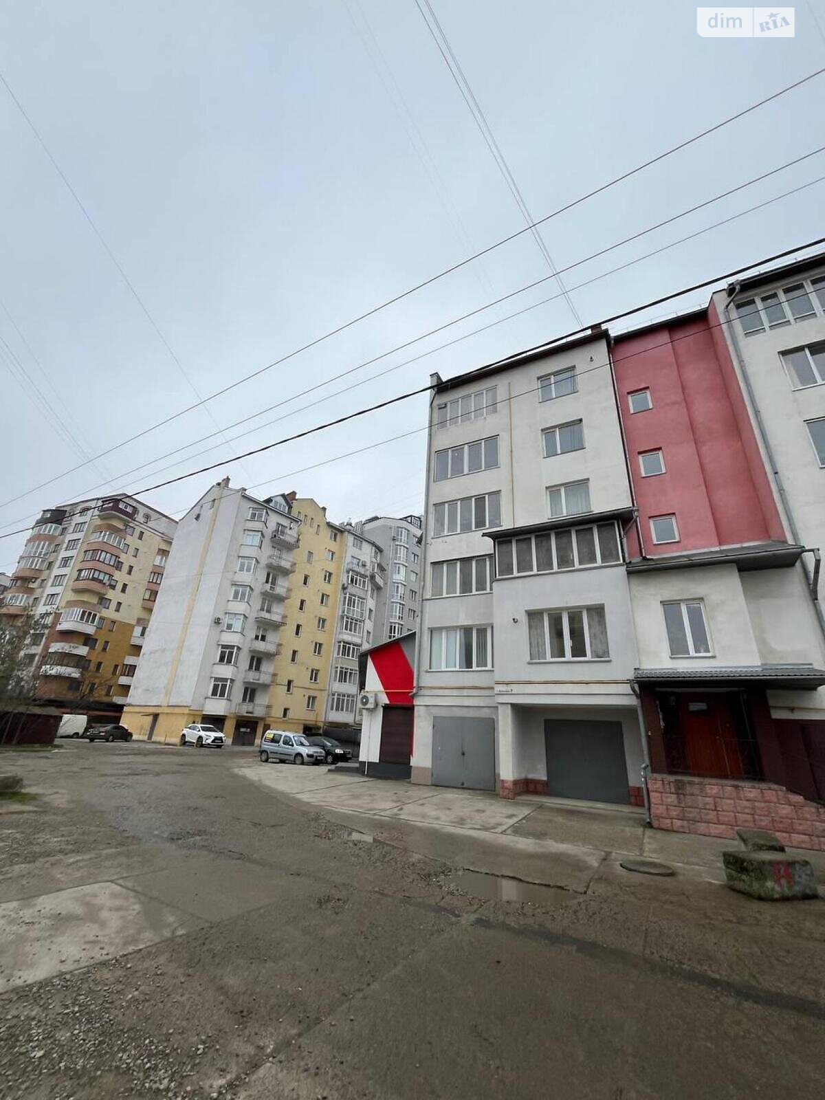 Продажа трехкомнатной квартиры в Ивано-Франковске, на ул. Билозира 8, район Братья фото 1 Продажа трехкомнатной квартиры в Ивано-Франковске, на ул. Билозира 8, район Братья фото 1