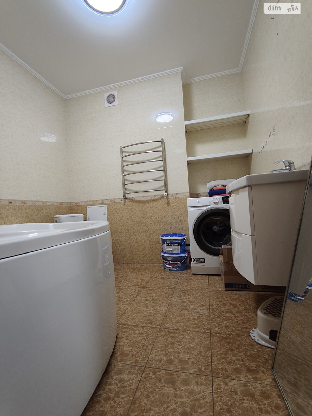 Продаж трикімнатної квартири в Івано-Франківську, на вул. Паркова 18, район Брати фото 1 Продаж трикімнатної квартири в Івано-Франківську, на вул. Паркова 18, район Брати фото 1