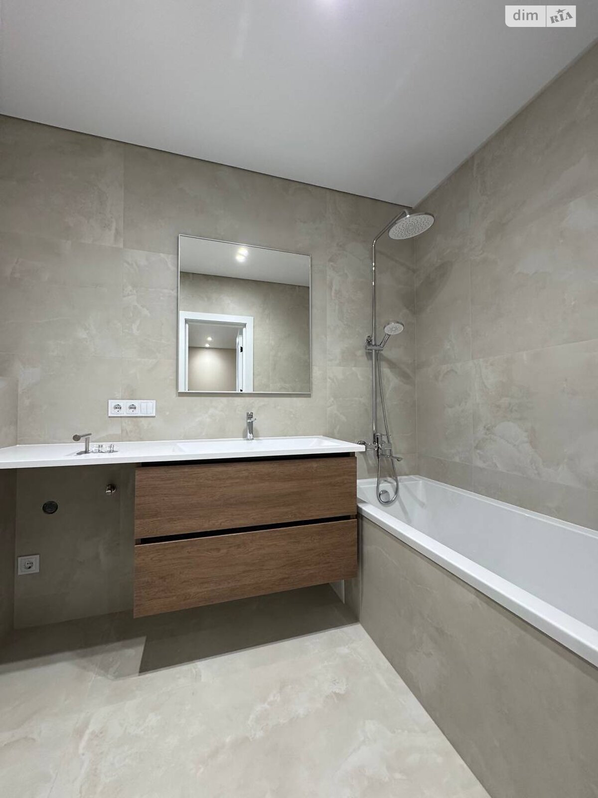 Продаж однокімнатної квартири в Івано-Франківську, на вул. Героїв Миколаєва 129А корпус 8, фото 1