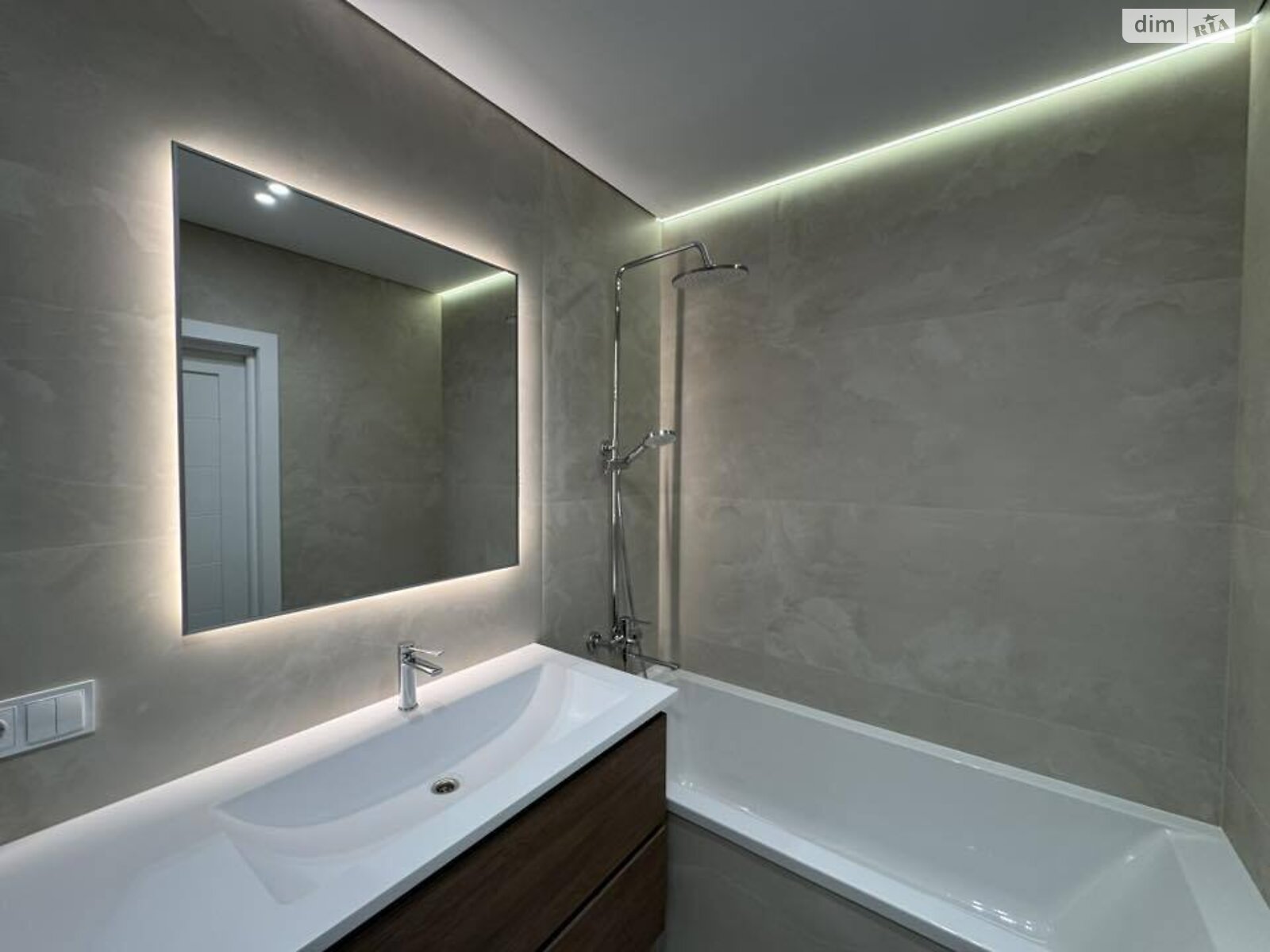 Продаж однокімнатної квартири в Івано-Франківську, на вул. Героїв Миколаєва 129А корпус 8, фото 1