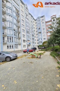 Продаж трикімнатної квартири в Івано-Франківську, на вул. Хмельницького Богдана 51Е, район Гірка фото 2