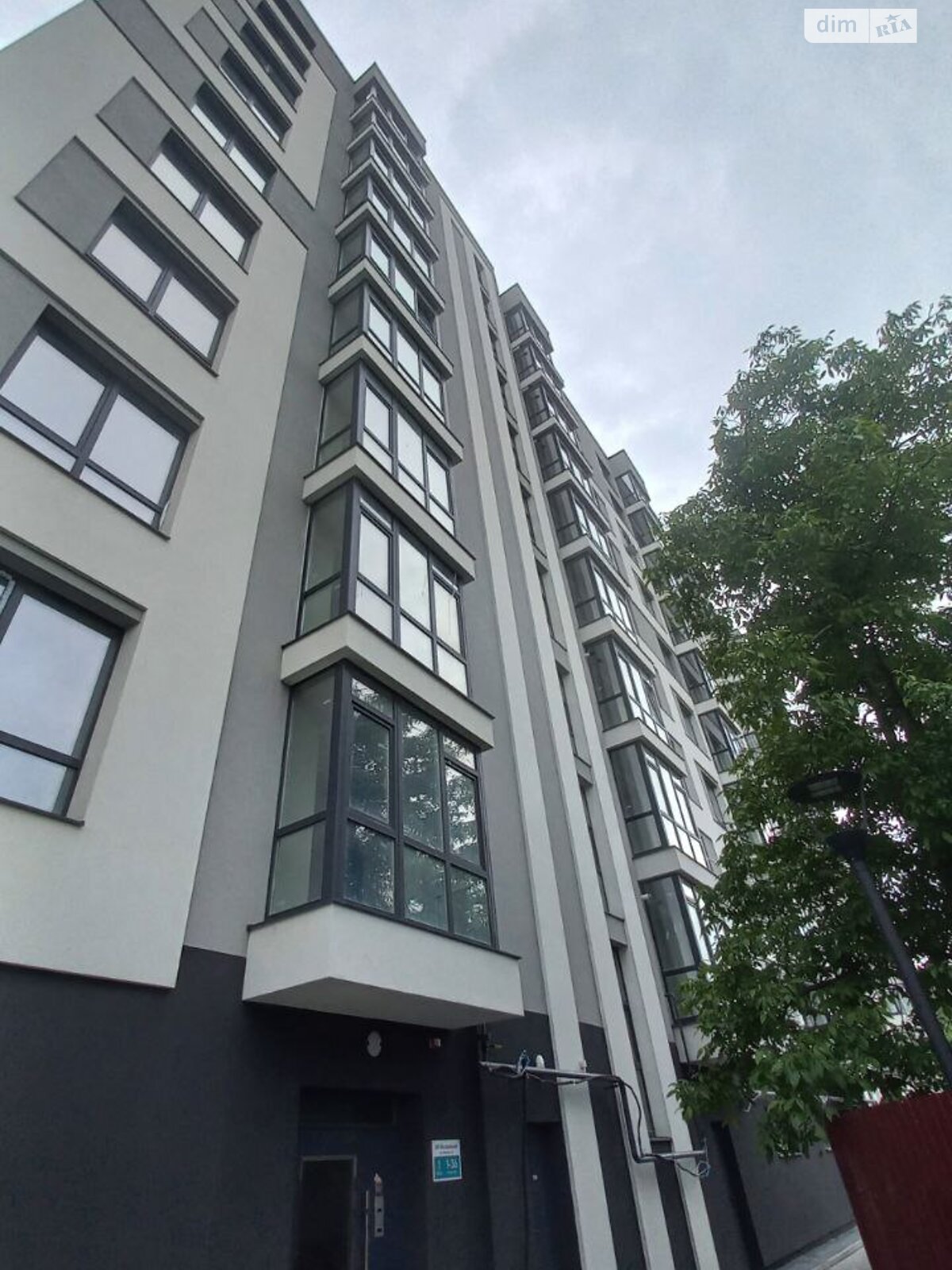 Продаж двокімнатної квартири в Івано-Франківську, на вул. Миру 53, район Гірка фото 1 Продаж двокімнатної квартири в Івано-Франківську, на вул. Миру 53, район Гірка фото 1