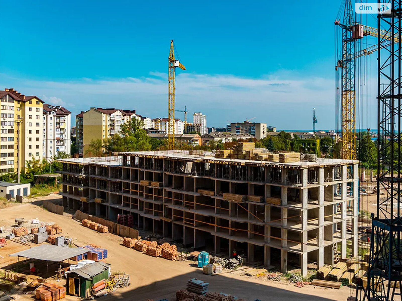 Продажа двухкомнатной квартиры в Ивано-Франковске, на ул. Хриплинская 9, район Майзли фото 1