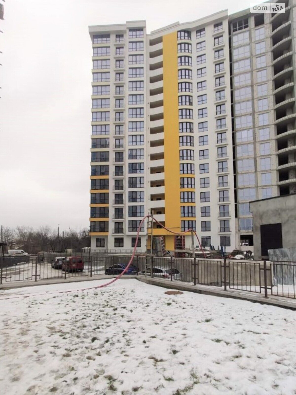 Продажа трехкомнатной квартиры в Ивано-Франковске, на ул. Угорницкая 4, фото 1 Продажа трехкомнатной квартиры в Ивано-Франковске, на ул. Угорницкая 4, фото 1