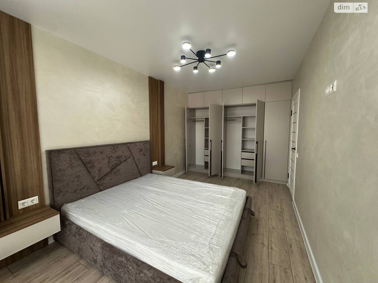 Продажа однокомнатной квартиры в Ивано-Франковске, на ул. Хмельницкого Богдана 94, район Каскад фото 1 Продажа однокомнатной квартиры в Ивано-Франковске, на ул. Хмельницкого Богдана 94, район Каскад фото 1