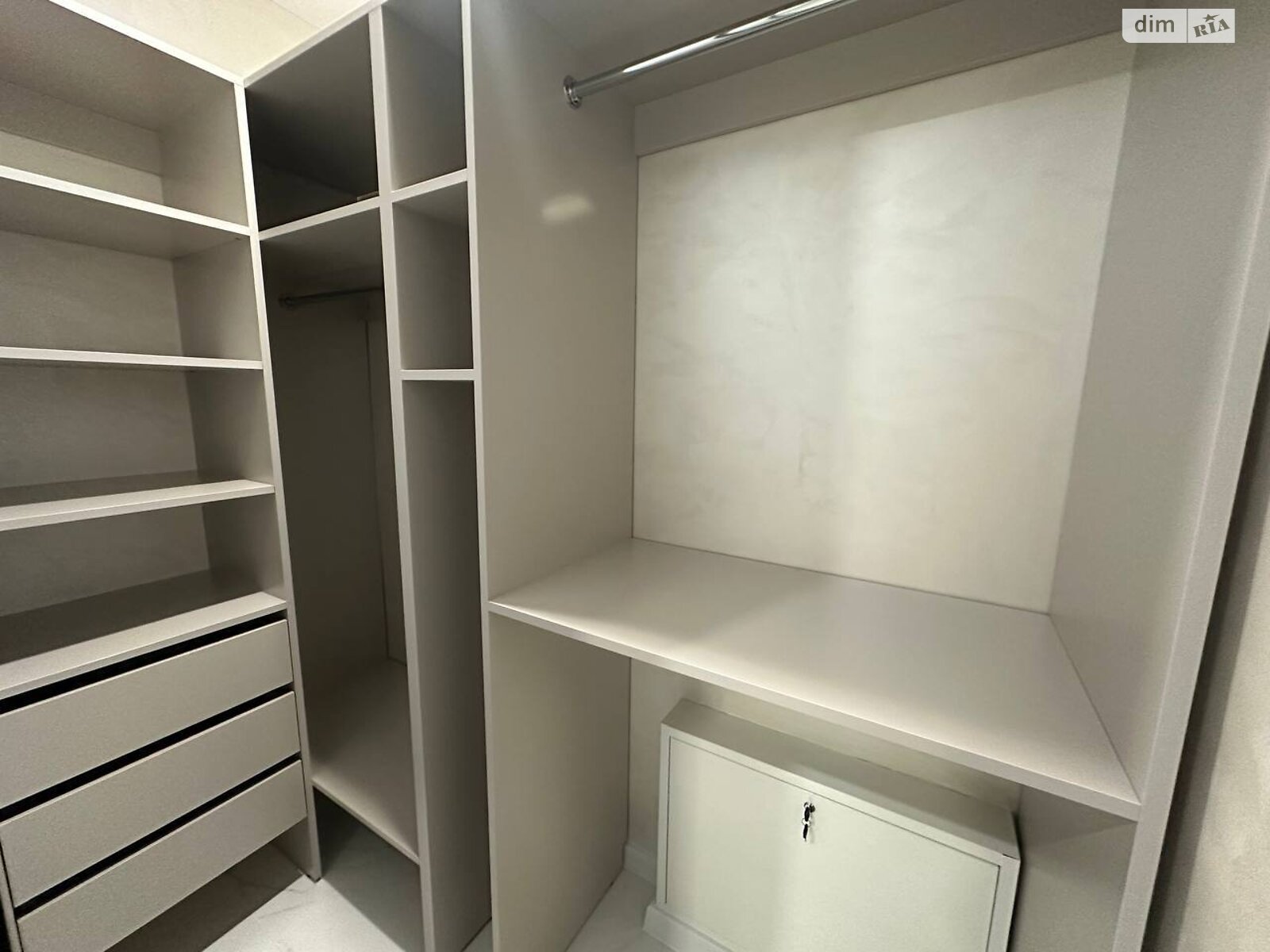 Продажа однокомнатной квартиры в Ивано-Франковске, на ул. Хмельницкого Богдана 94, район Каскад фото 1 Продажа однокомнатной квартиры в Ивано-Франковске, на ул. Хмельницкого Богдана 94, район Каскад фото 1