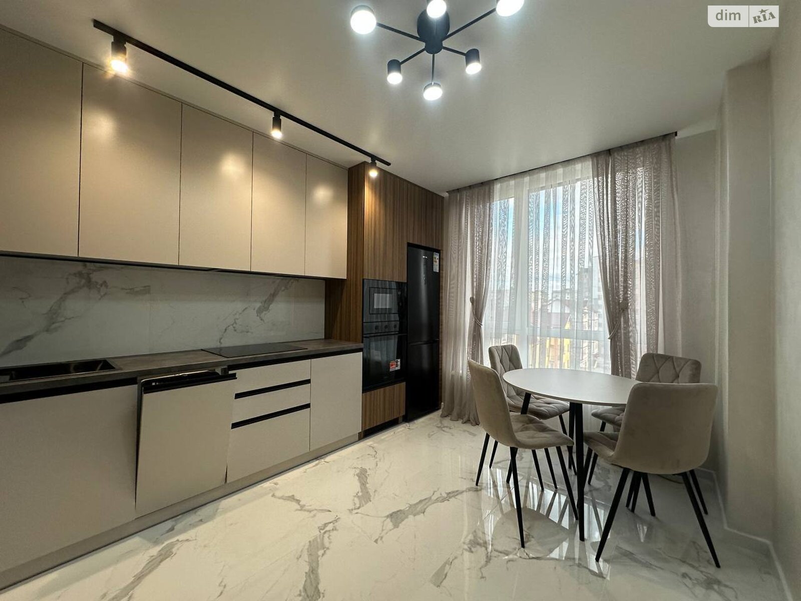 Продажа однокомнатной квартиры в Ивано-Франковске, на ул. Хмельницкого Богдана 94, район Каскад фото 1 Продажа однокомнатной квартиры в Ивано-Франковске, на ул. Хмельницкого Богдана 94, район Каскад фото 1