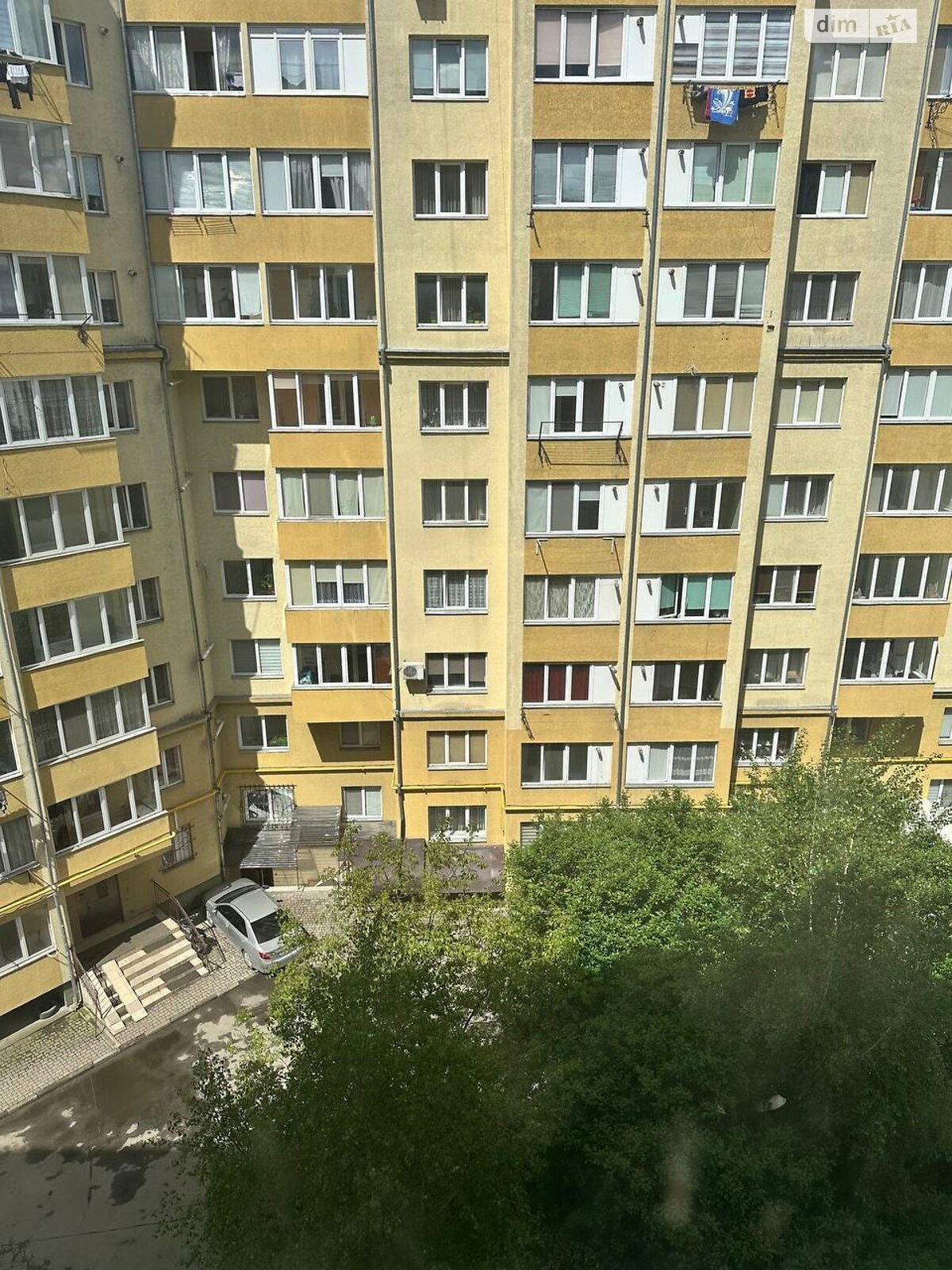 Продажа трехкомнатной квартиры в Ивано-Франковске, на ул. Симоненко Василия 37, кв. 65, фото 1 Продажа трехкомнатной квартиры в Ивано-Франковске, на ул. Симоненко Василия 37, кв. 65, фото 1