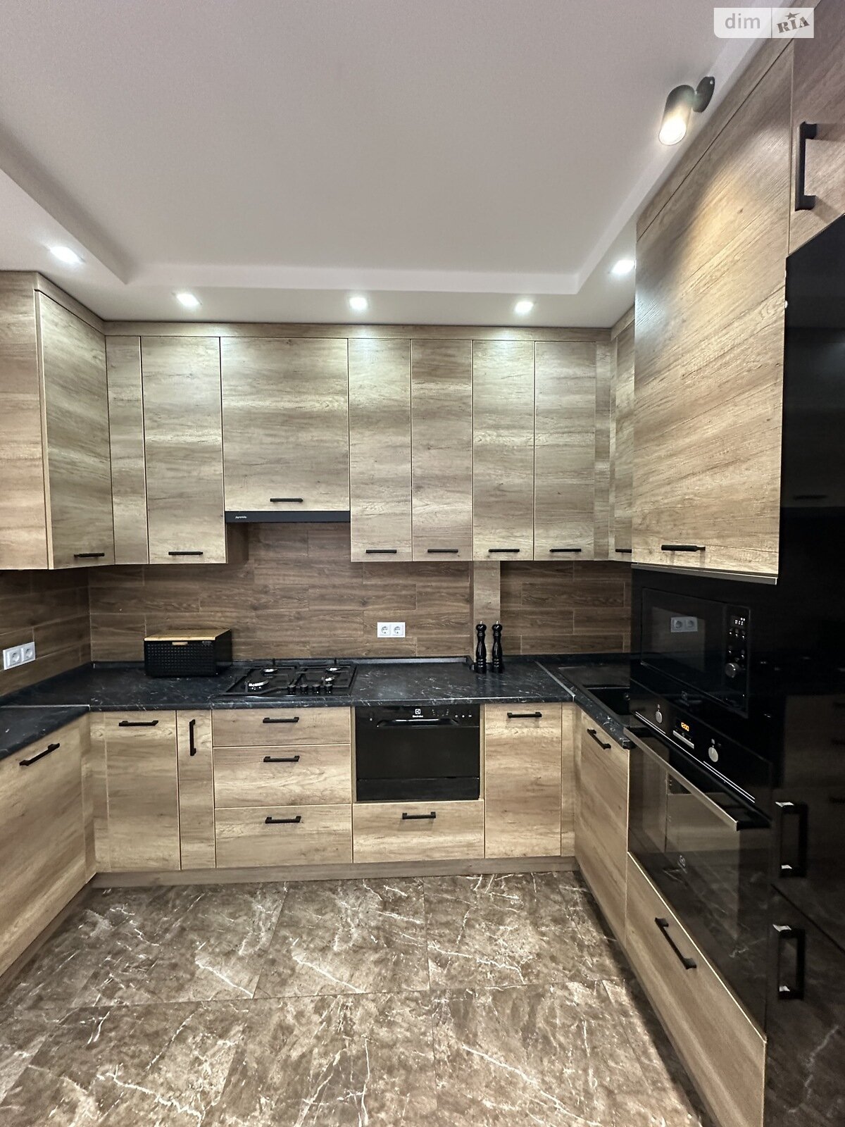 Продажа двухкомнатной квартиры в Ивано-Франковске, на ул. Стуса Василия 32/3, район Каскад фото 1 Продажа двухкомнатной квартиры в Ивано-Франковске, на ул. Стуса Василия 32/3, район Каскад фото 1