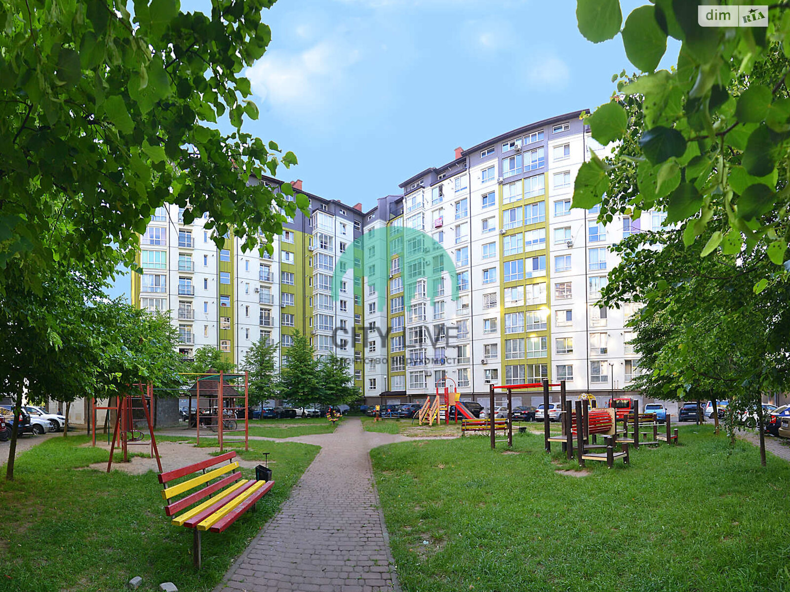 Продажа трехкомнатной квартиры в Ивано-Франковске, на ул. Стуса Василия 42, район Каскад фото 1 Продажа трехкомнатной квартиры в Ивано-Франковске, на ул. Стуса Василия 42, район Каскад фото 1