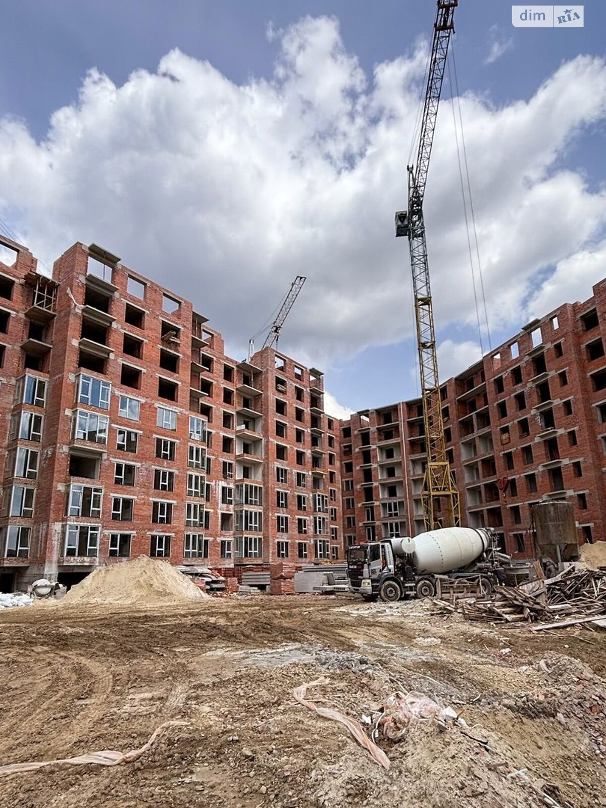 Продажа трехкомнатной квартиры в Ивано-Франковске, на пер. Ключный 1, фото 1 Продажа трехкомнатной квартиры в Ивано-Франковске, на пер. Ключный 1, фото 1