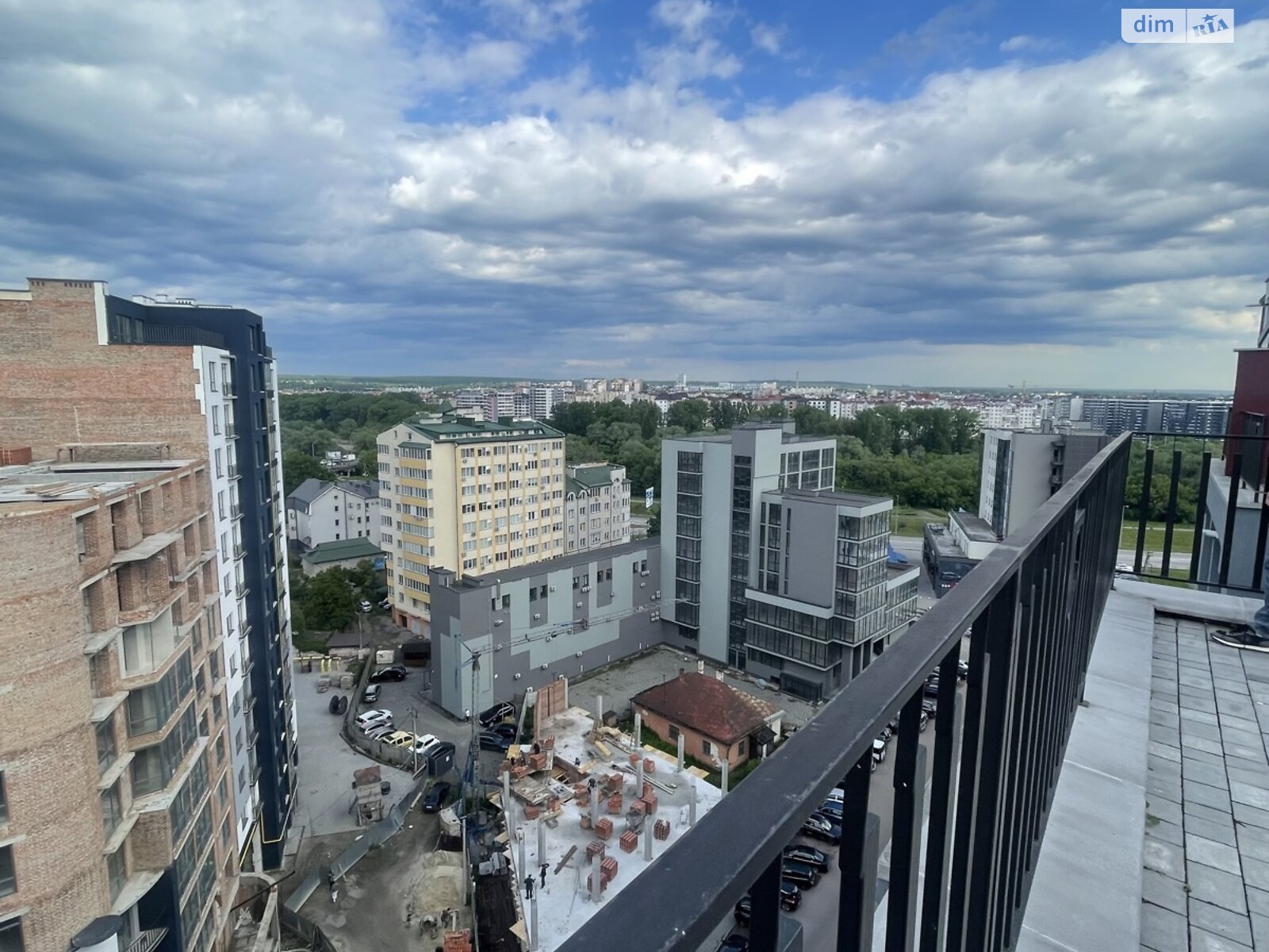 Продажа трехкомнатной квартиры в Ивано-Франковске, на ул. Княгинин 44 корпус 12, район Княгинин фото 1 Продажа трехкомнатной квартиры в Ивано-Франковске, на ул. Княгинин 44 корпус 12, район Княгинин фото 1