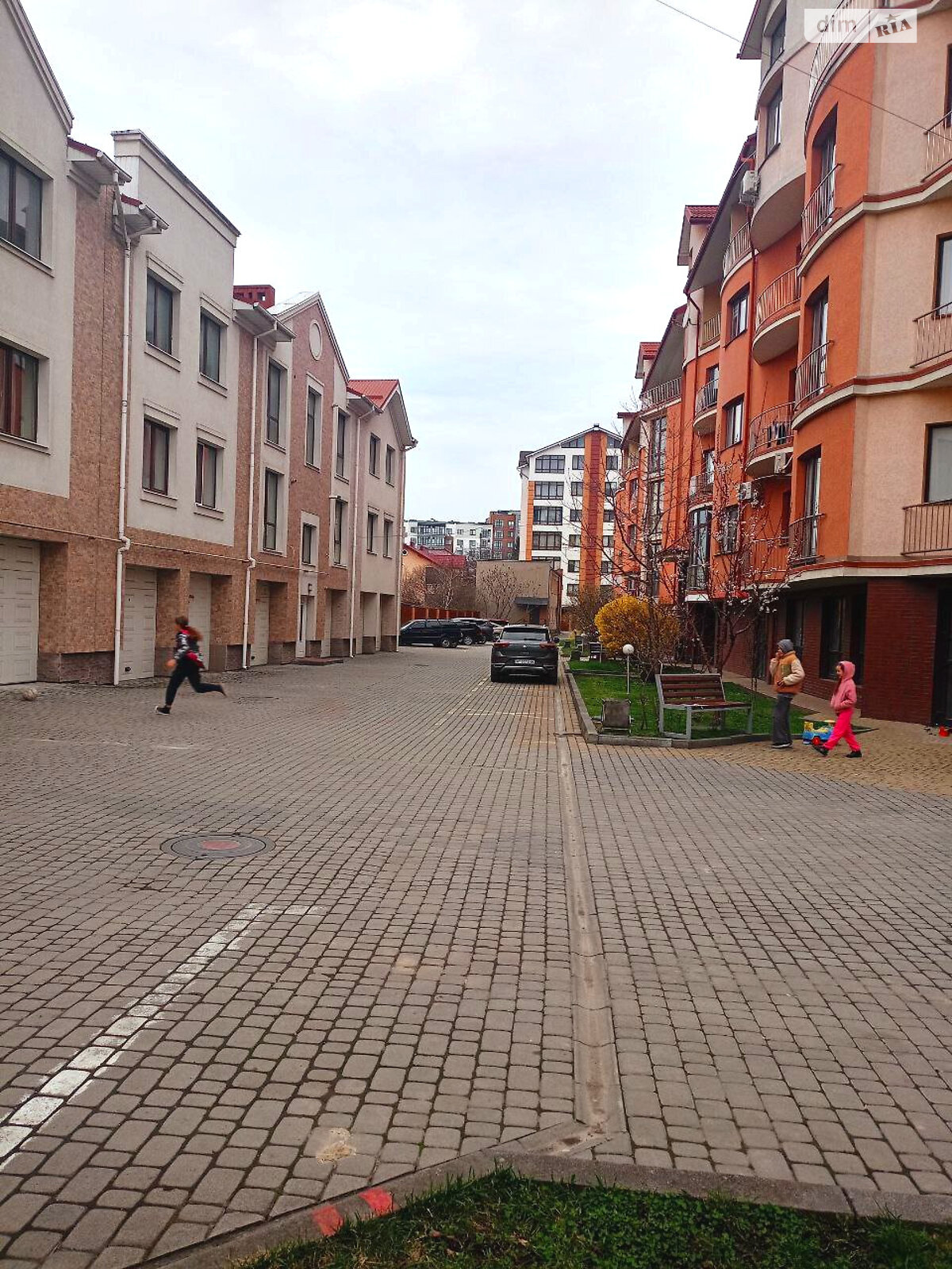 Продажа двухкомнатной квартиры в Ивано-Франковске, на ул. Кобылянской 36А, район Княгинин фото 1 Продажа двухкомнатной квартиры в Ивано-Франковске, на ул. Кобылянской 36А, район Княгинин фото 1