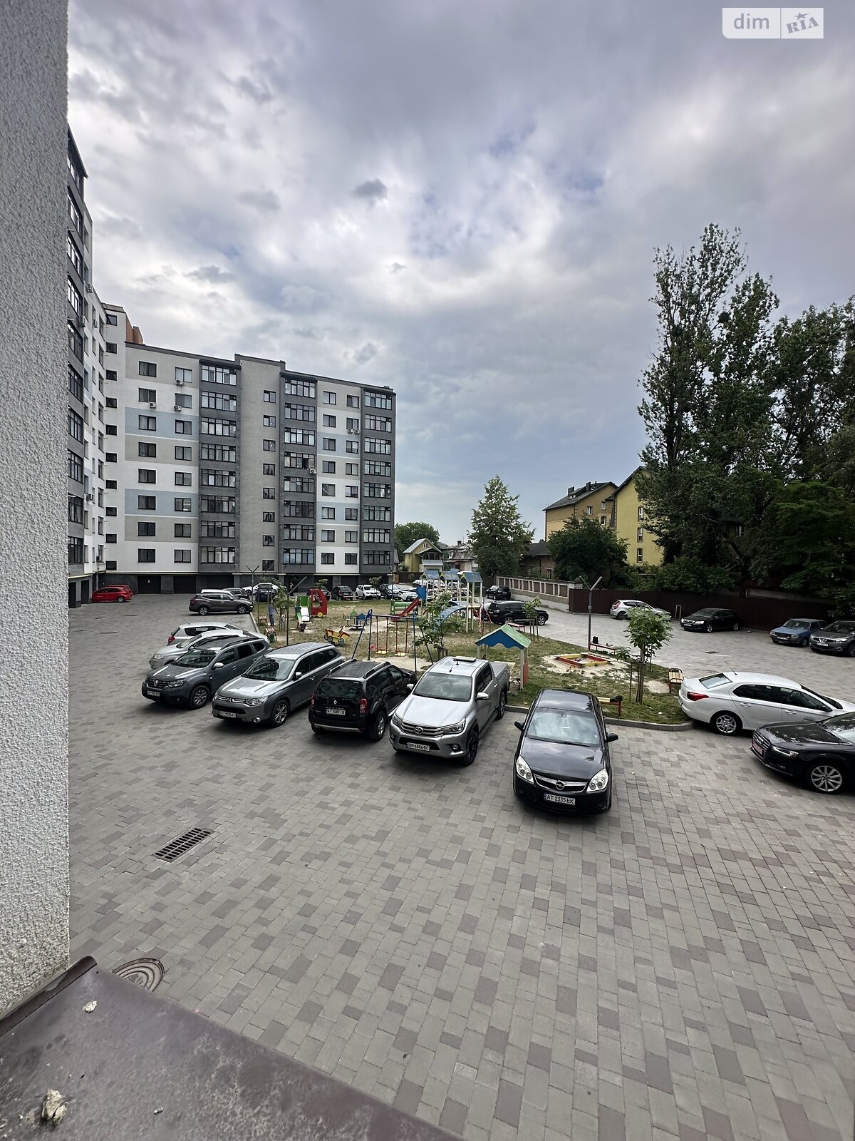 Продаж двокімнатної квартири в Івано-Франківську, на вул. Макогона 25, район Княгинин фото 1 Продаж двокімнатної квартири в Івано-Франківську, на вул. Макогона 25, район Княгинин фото 1