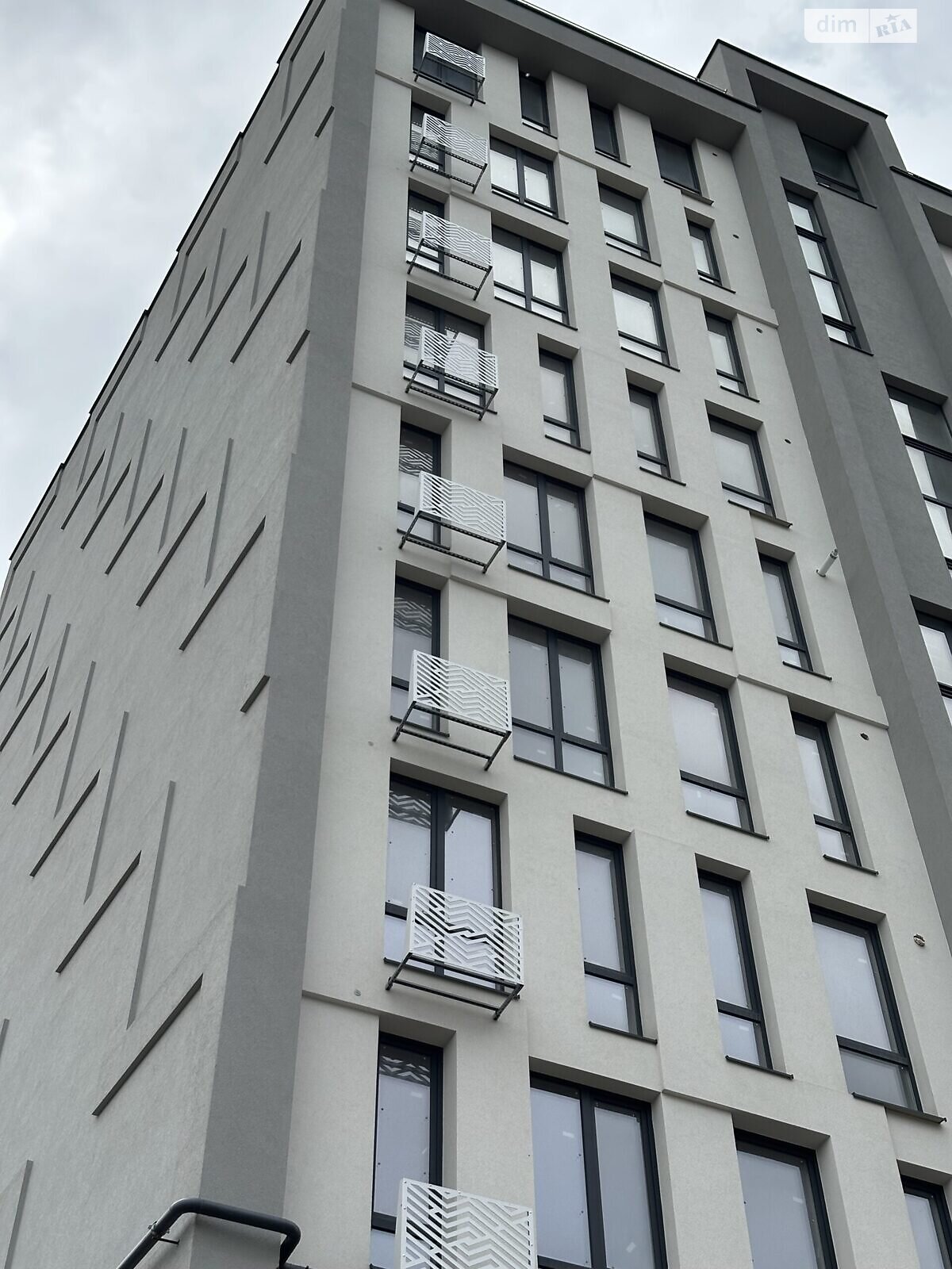 Продаж двокімнатної квартири в Івано-Франківську, на вул. Надрічна 1, район Княгинин фото 1 Продаж двокімнатної квартири в Івано-Франківську, на вул. Надрічна 1, район Княгинин фото 1