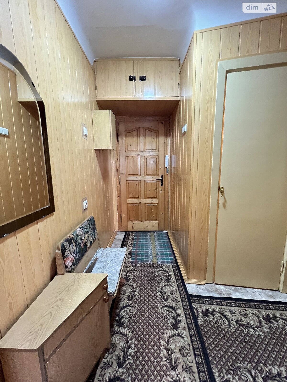 Продаж двокімнатної квартири в Івано-Франківську, на вул. Василіянок, район Княгинин фото 1 Продаж двокімнатної квартири в Івано-Франківську, на вул. Василіянок, район Княгинин фото 1