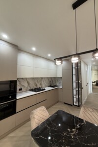 Продажа двухкомнатной квартиры в Ивано-Франковске, на ул. Юліана Пелеша 1 корпус 10, район Княгинин фото 2