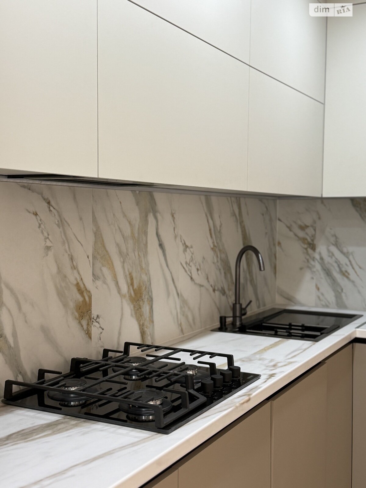 Продажа двухкомнатной квартиры в Ивано-Франковске, на ул. Юліана Пелеша 1 корпус 10, район Княгинин фото 1