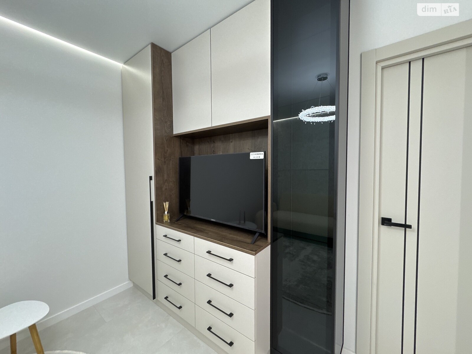 Продажа однокомнатной квартиры в Ивано-Франковске, на ул. Юліана Пелеша 3 корпус 1, район Княгинин фото 1