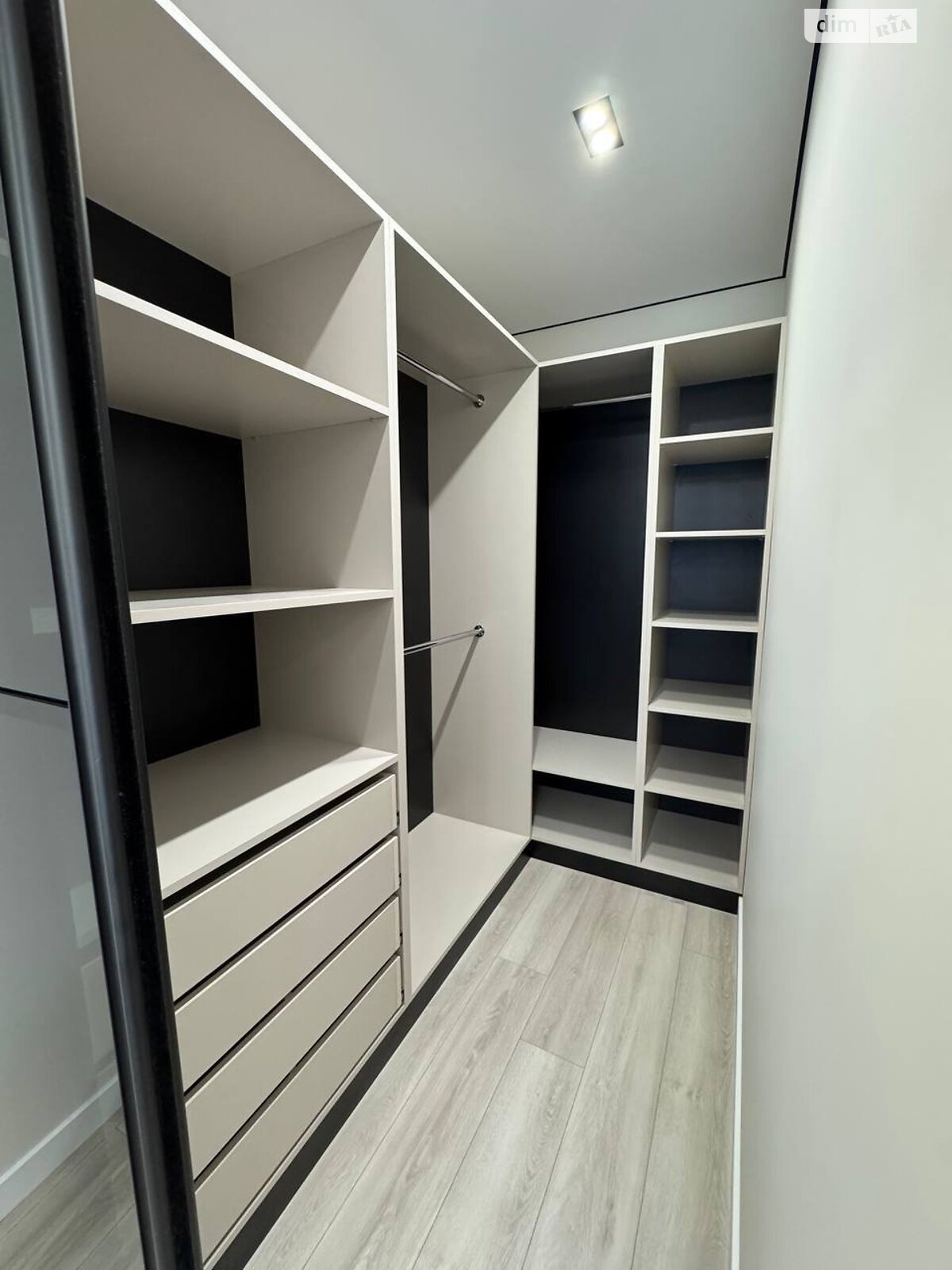 Продажа двухкомнатной квартиры в Ивано-Франковске, на ул. Юліана Пелеша, район Княгинин фото 1 Продажа двухкомнатной квартиры в Ивано-Франковске, на ул. Юліана Пелеша, район Княгинин фото 1