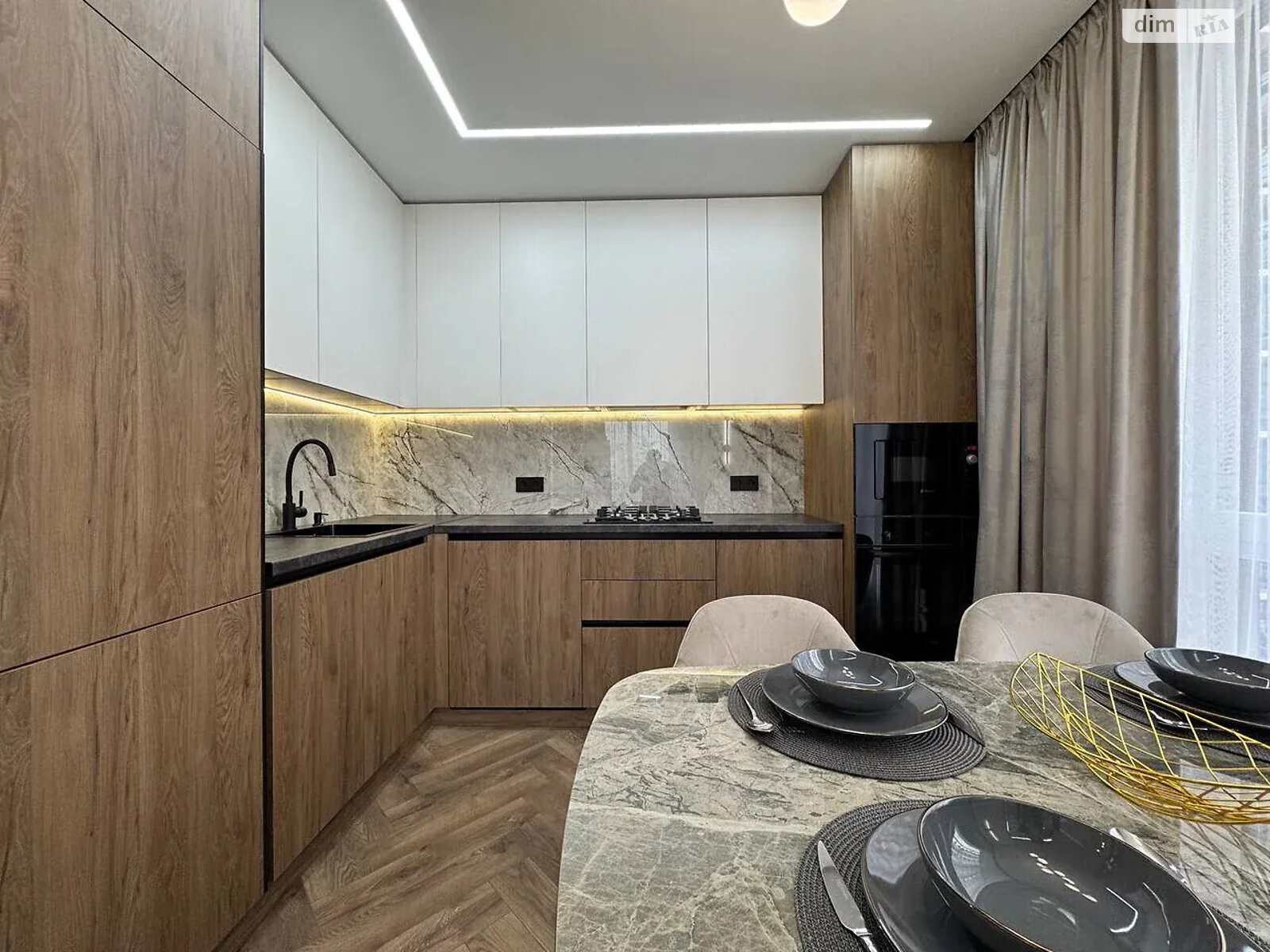 Продаж трикімнатної квартири в Івано-Франківську, на вул. Юліана Пелеша, район Княгинин фото 1 Продаж трикімнатної квартири в Івано-Франківську, на вул. Юліана Пелеша, район Княгинин фото 1