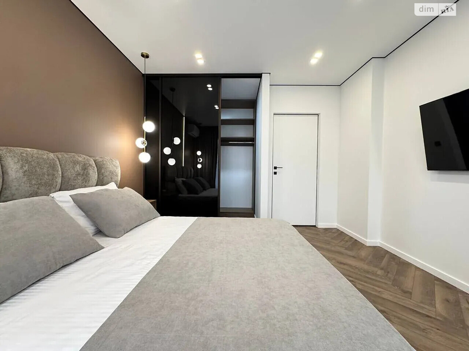 Продаж трикімнатної квартири в Івано-Франківську, на вул. Юліана Пелеша, район Княгинин фото 1 Продаж трикімнатної квартири в Івано-Франківську, на вул. Юліана Пелеша, район Княгинин фото 1