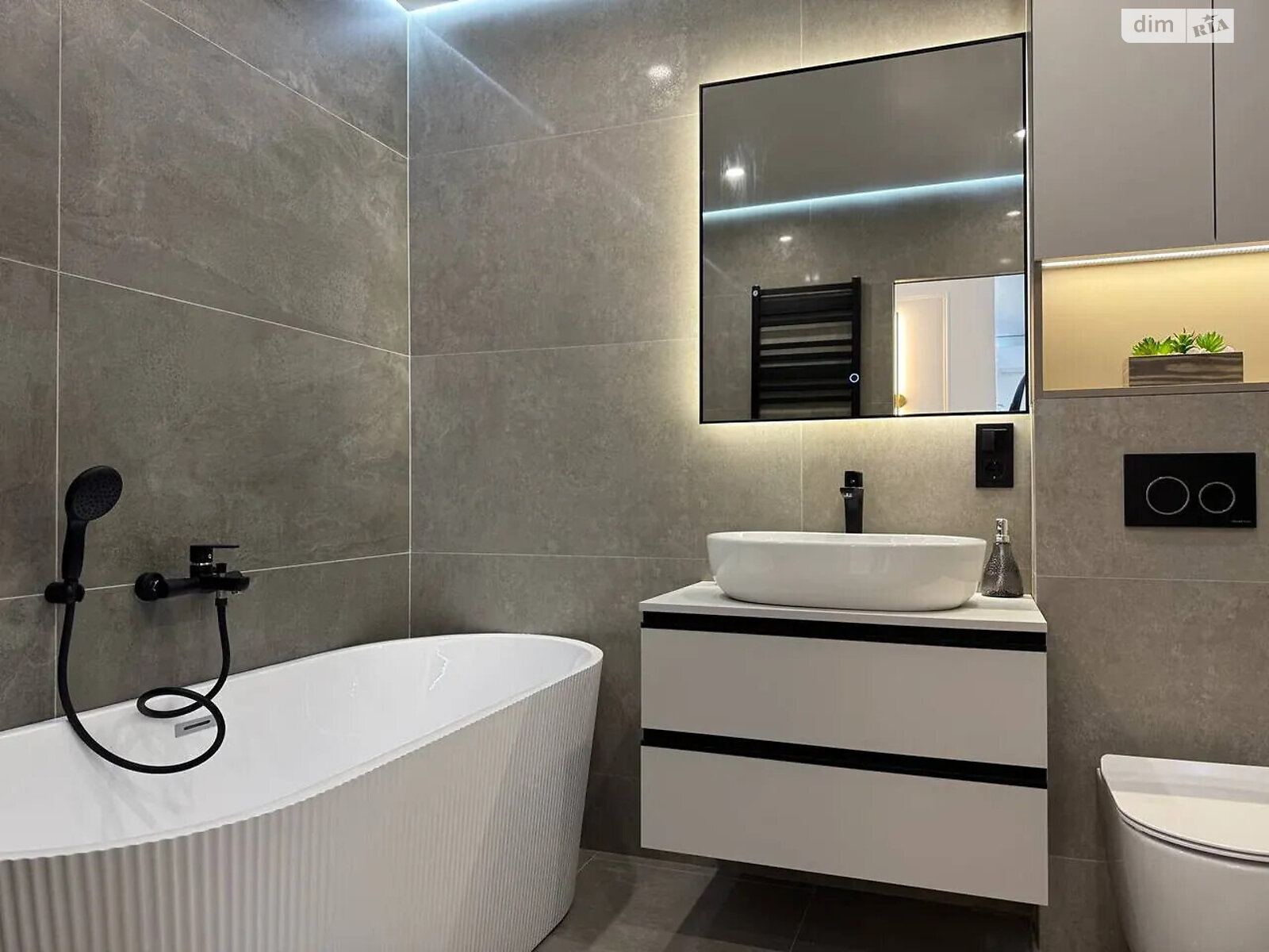 Продаж трикімнатної квартири в Івано-Франківську, на вул. Юліана Пелеша, район Княгинин фото 1 Продаж трикімнатної квартири в Івано-Франківську, на вул. Юліана Пелеша, район Княгинин фото 1