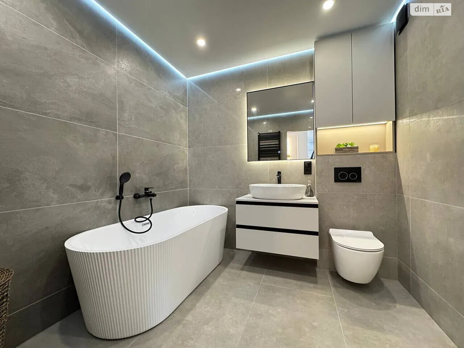 Продаж трикімнатної квартири в Івано-Франківську, на вул. Юліана Пелеша, район Княгинин фото 1 Продаж трикімнатної квартири в Івано-Франківську, на вул. Юліана Пелеша, район Княгинин фото 1