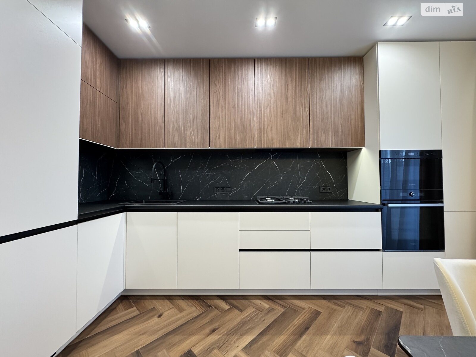 Продаж двокімнатної квартири в Івано-Франківську, на вул. Юліана Пелеша, район Княгинин фото 1