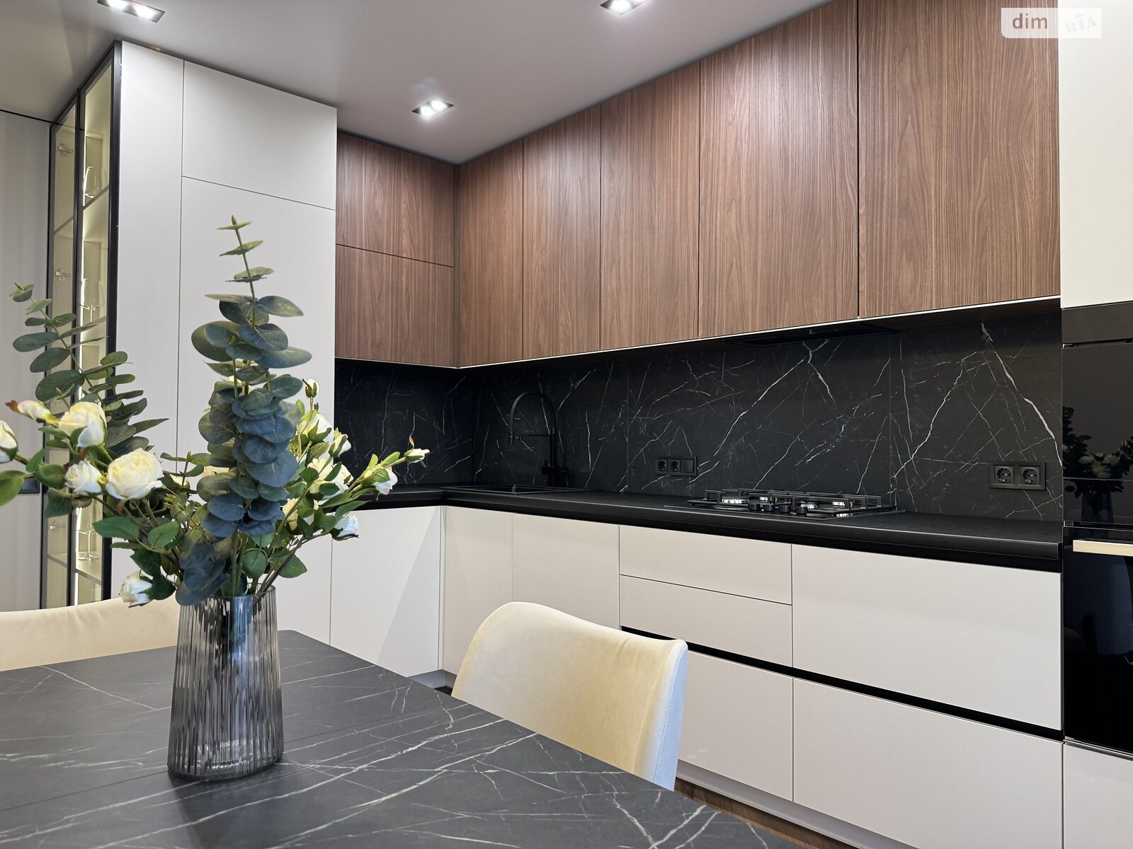 Продаж двокімнатної квартири в Івано-Франківську, на вул. Юліана Пелеша, район Княгинин фото 1