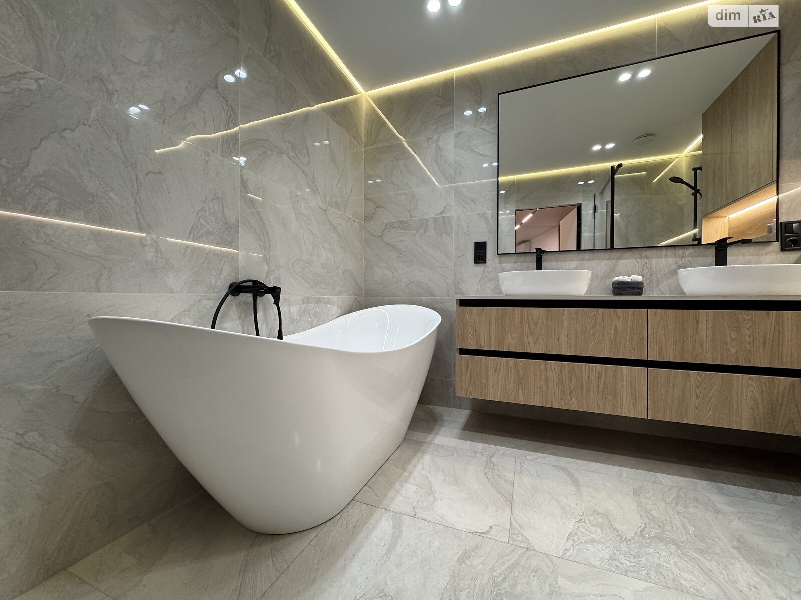 Продажа двухкомнатной квартиры в Ивано-Франковске, на ул. Юліана Пелеша 3 корпус 5, район Княгинин фото 1