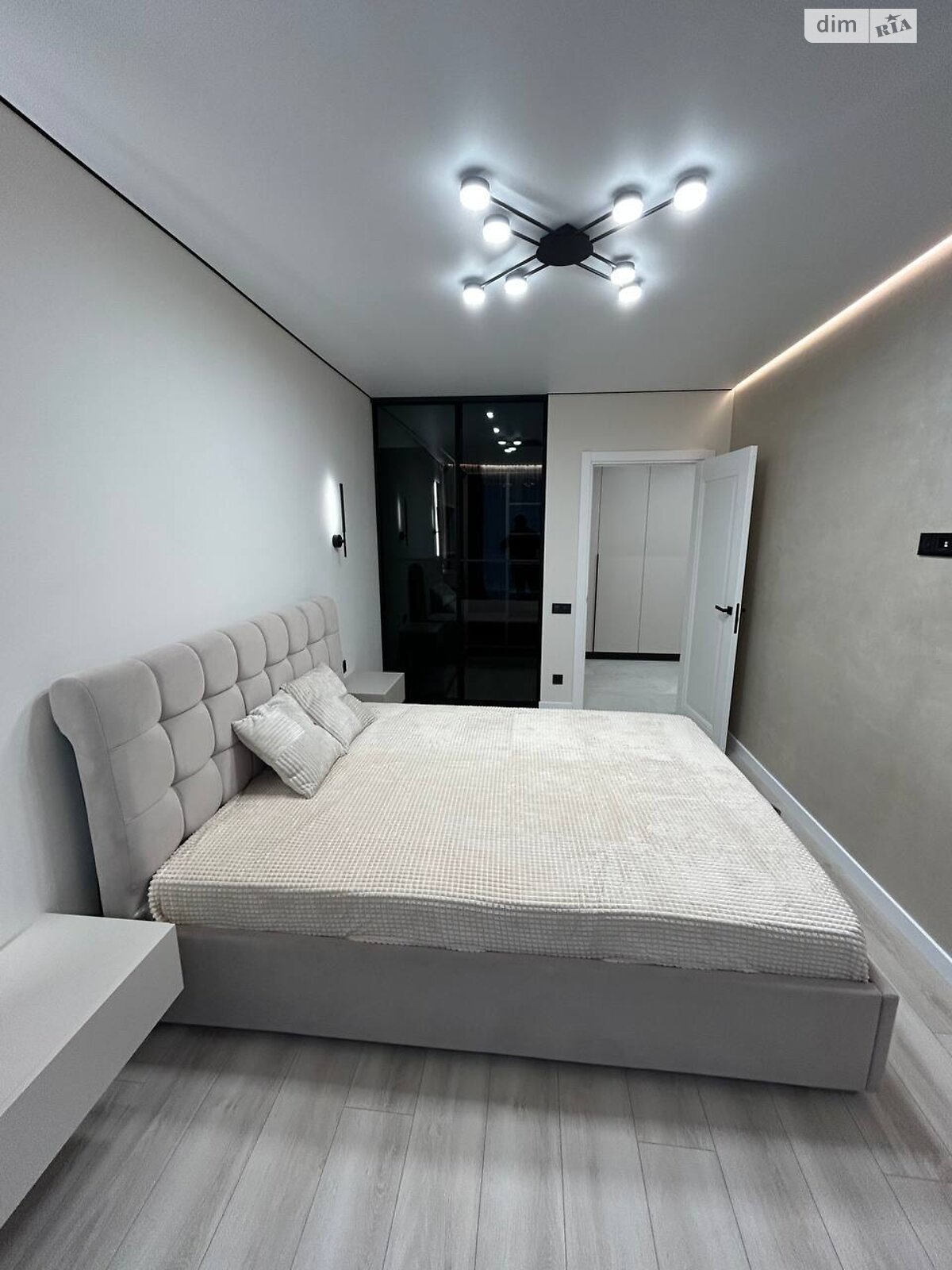 Продажа двухкомнатной квартиры в Ивано-Франковске, на ул. Юліана Пелеша, район Княгинин фото 1 Продажа двухкомнатной квартиры в Ивано-Франковске, на ул. Юліана Пелеша, район Княгинин фото 1