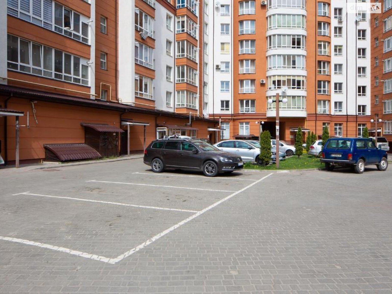 Продажа пятикомнатной квартиры в Ивано-Франковске, на пл. Европейская, район Коновальца Чорновола фото 1