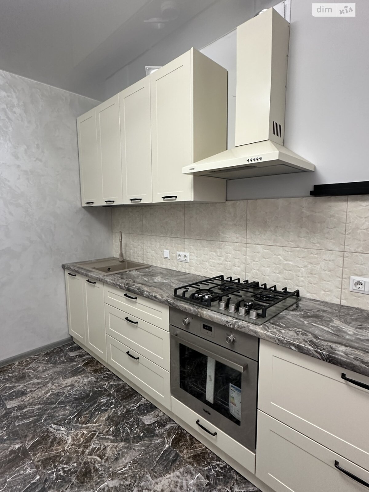 Продаж трикімнатної квартири в Івано-Франківську, на вул. Карпатської Січі 6Б, район Коновальця Чорновола фото 1 Продаж трикімнатної квартири в Івано-Франківську, на вул. Карпатської Січі 6Б, район Коновальця Чорновола фото 1