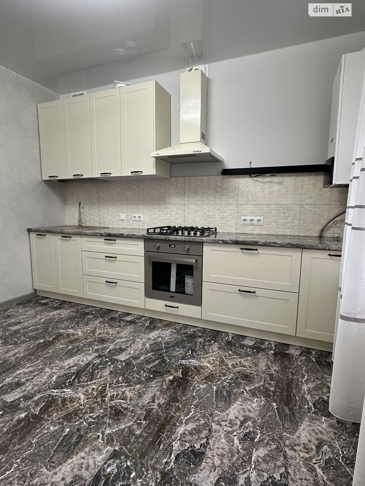 Продаж трикімнатної квартири в Івано-Франківську, на вул. Карпатської Січі 6Б, район Коновальця Чорновола фото 1 Продаж трикімнатної квартири в Івано-Франківську, на вул. Карпатської Січі 6Б, район Коновальця Чорновола фото 1