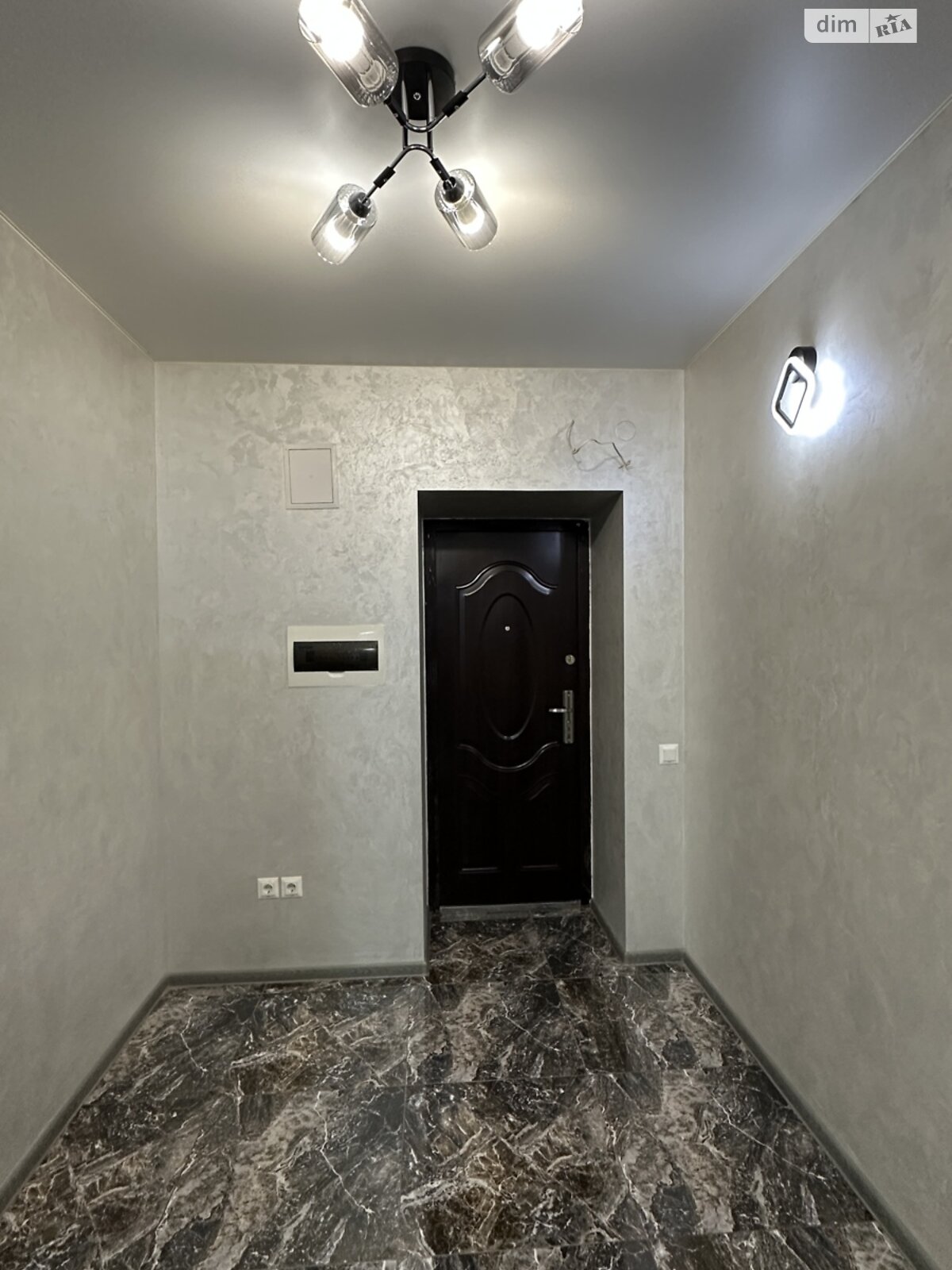 Продаж трикімнатної квартири в Івано-Франківську, на вул. Карпатської Січі 6Б, район Коновальця Чорновола фото 1 Продаж трикімнатної квартири в Івано-Франківську, на вул. Карпатської Січі 6Б, район Коновальця Чорновола фото 1