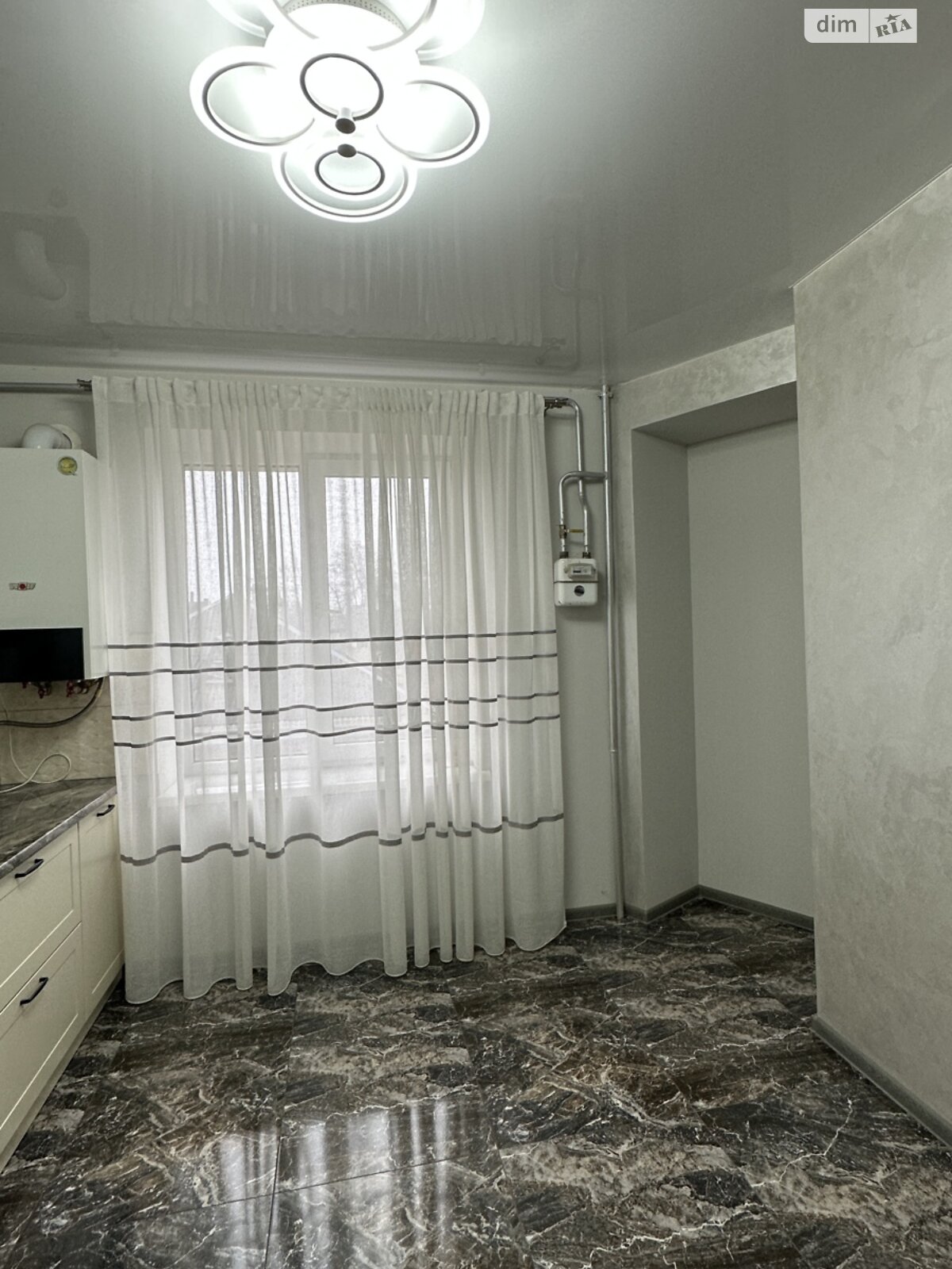 Продаж трикімнатної квартири в Івано-Франківську, на вул. Карпатської Січі 6Б, район Коновальця Чорновола фото 1 Продаж трикімнатної квартири в Івано-Франківську, на вул. Карпатської Січі 6Б, район Коновальця Чорновола фото 1