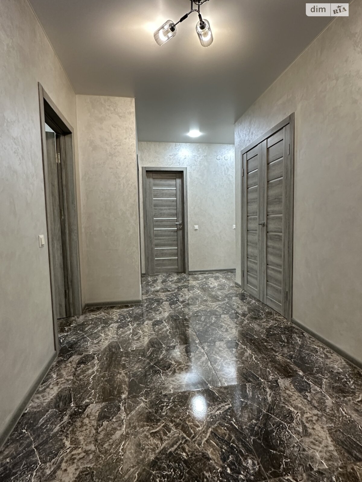 Продаж трикімнатної квартири в Івано-Франківську, на вул. Карпатської Січі 6Б, район Коновальця Чорновола фото 1 Продаж трикімнатної квартири в Івано-Франківську, на вул. Карпатської Січі 6Б, район Коновальця Чорновола фото 1