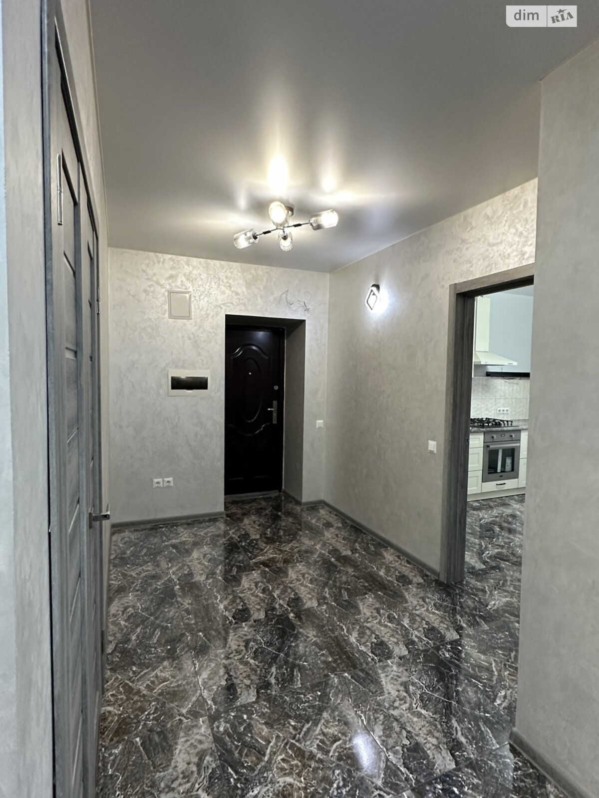 Продаж трикімнатної квартири в Івано-Франківську, на вул. Карпатської Січі 6Б, район Коновальця Чорновола фото 1 Продаж трикімнатної квартири в Івано-Франківську, на вул. Карпатської Січі 6Б, район Коновальця Чорновола фото 1