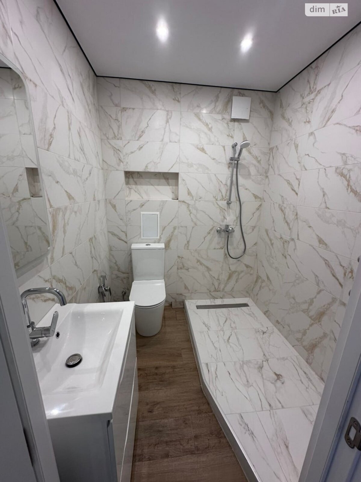 Продаж однокімнатної квартири в Івано-Франківську, на вул. Ребета Л. 10Д, район Коновальця Чорновола фото 1