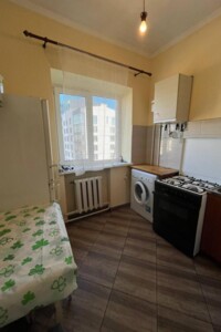 Продажа трехкомнатной квартиры в Ивано-Франковске, на ул. Сорохтея О. 16, район Коновальца Чорновола фото 2