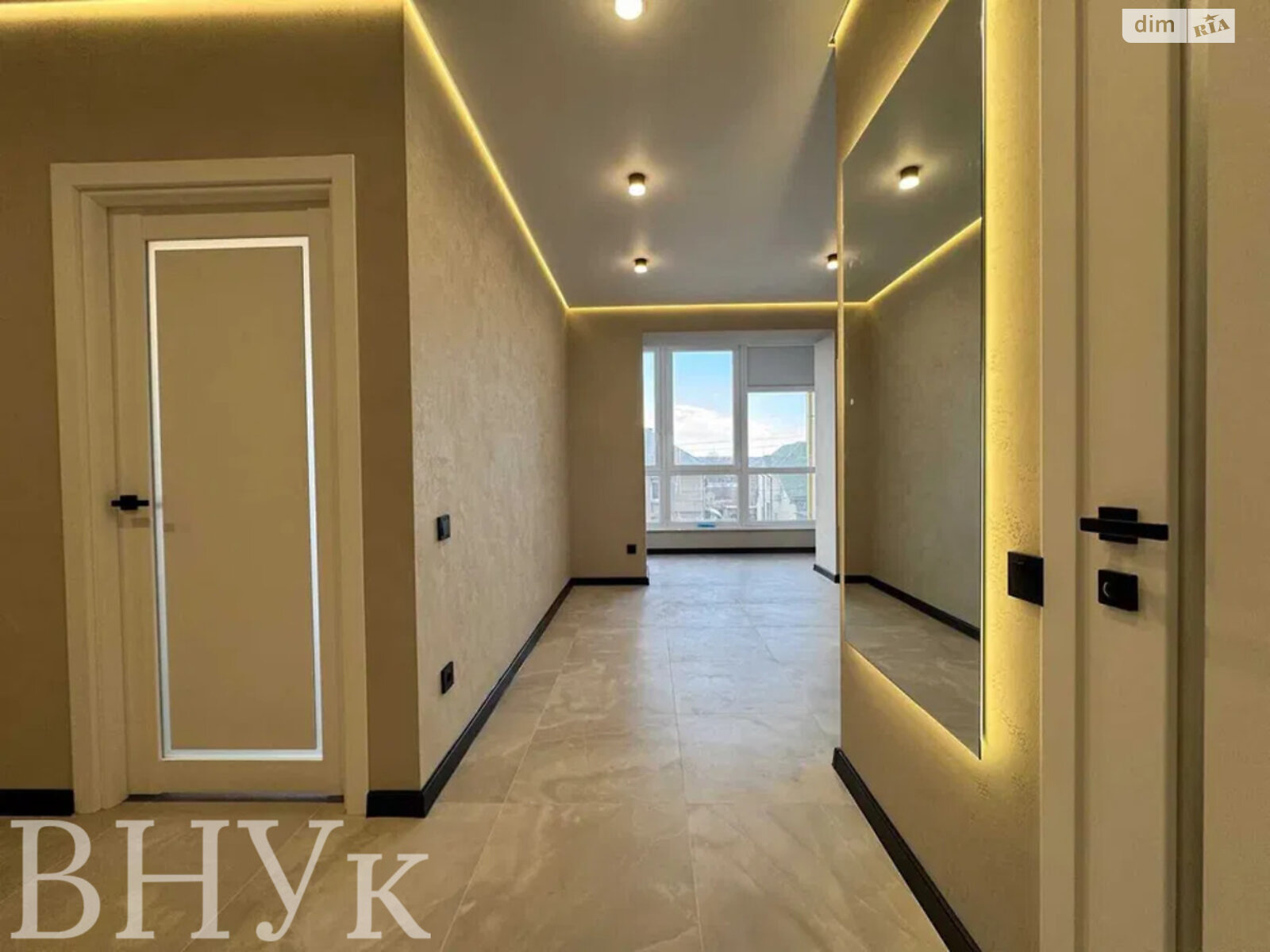 Продажа однокомнатной квартиры в Ивано-Франковске, на ул. Княгинин, фото 1