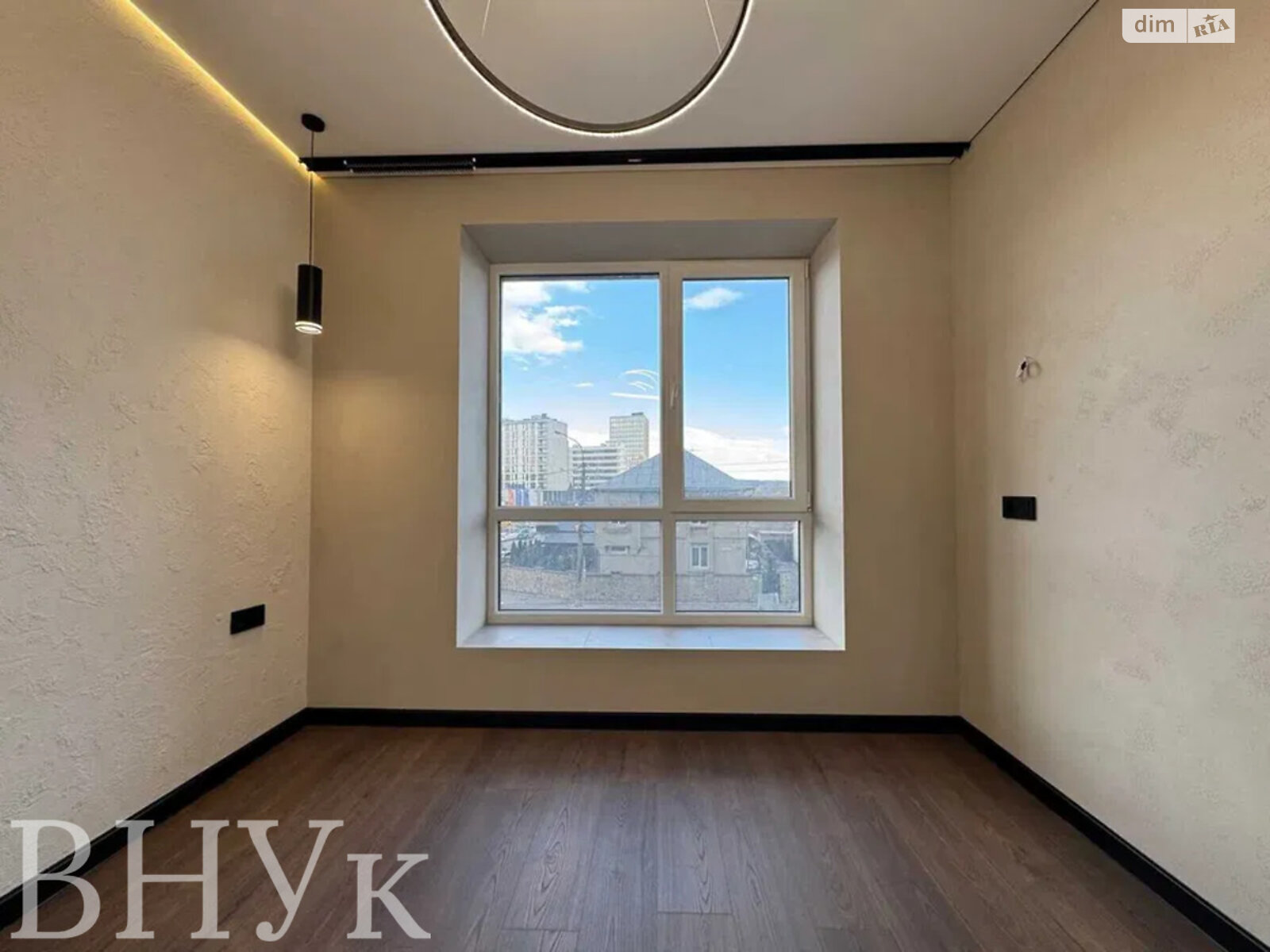 Продажа однокомнатной квартиры в Ивано-Франковске, на ул. Княгинин, фото 1