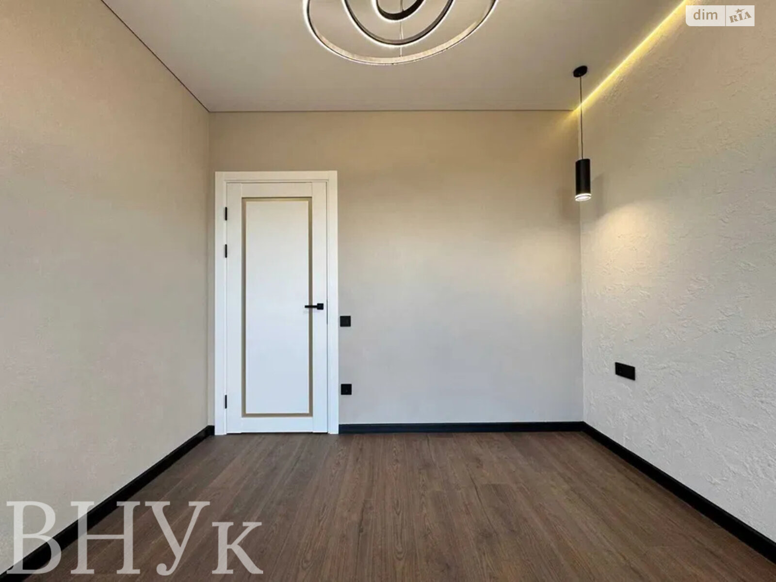 Продажа однокомнатной квартиры в Ивано-Франковске, на ул. Княгинин, фото 1