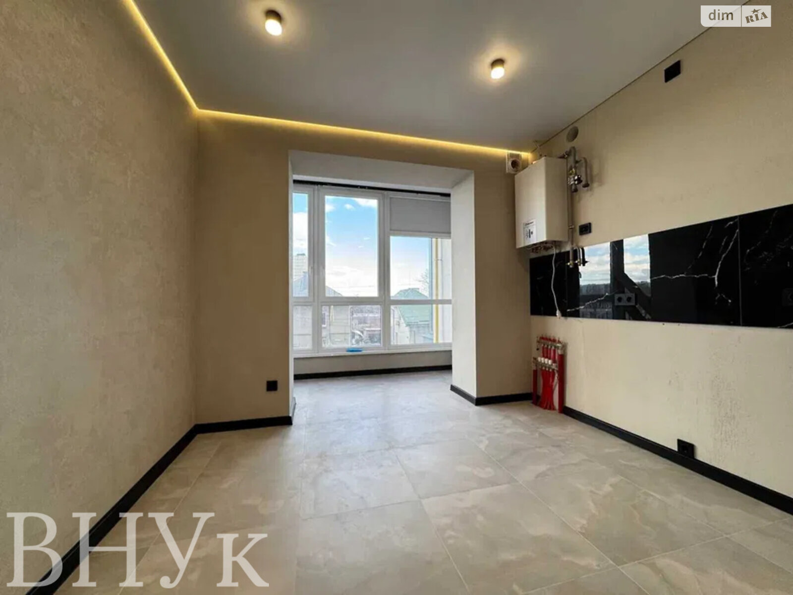 Продажа однокомнатной квартиры в Ивано-Франковске, на ул. Княгинин, фото 1